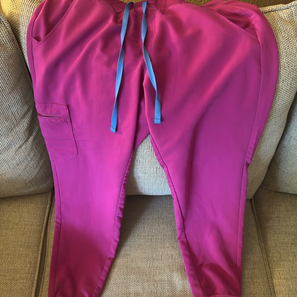 Figs Raspberry Sorbet Zamora Joggers